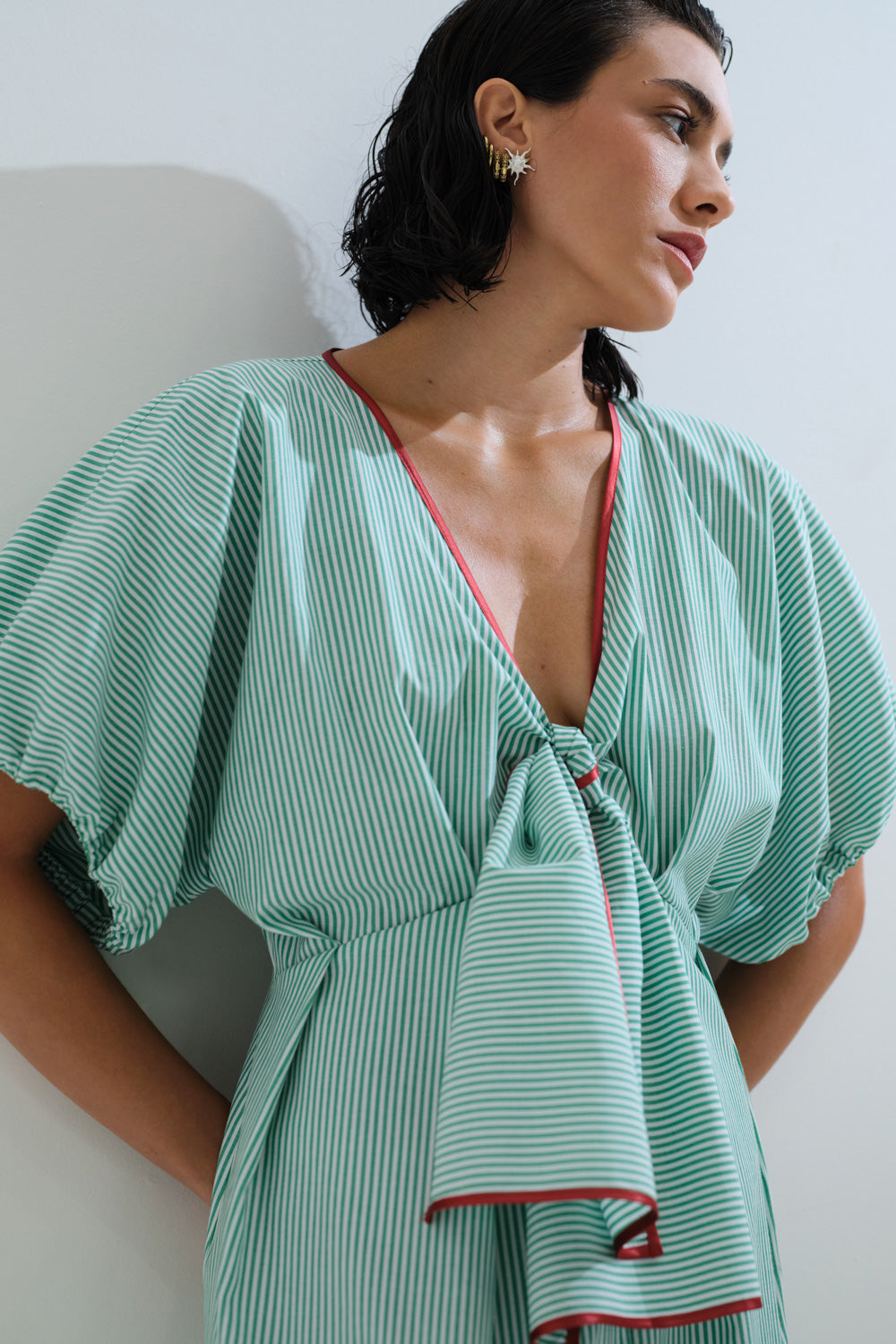 Φόρεμα ριγέ με δέσιμο