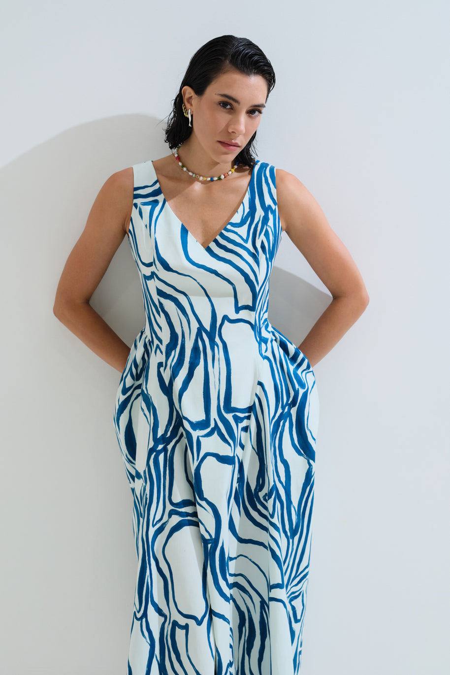 Φόρεμα βολάν στο πλάι