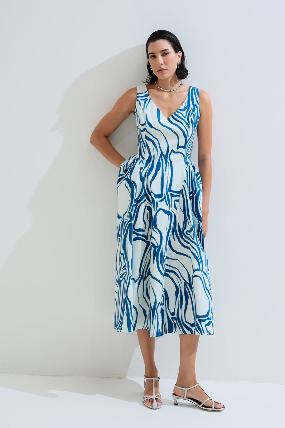 Φόρεμα βολάν στο πλάι