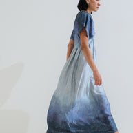 Φόρεμα με λάστιχο στο V