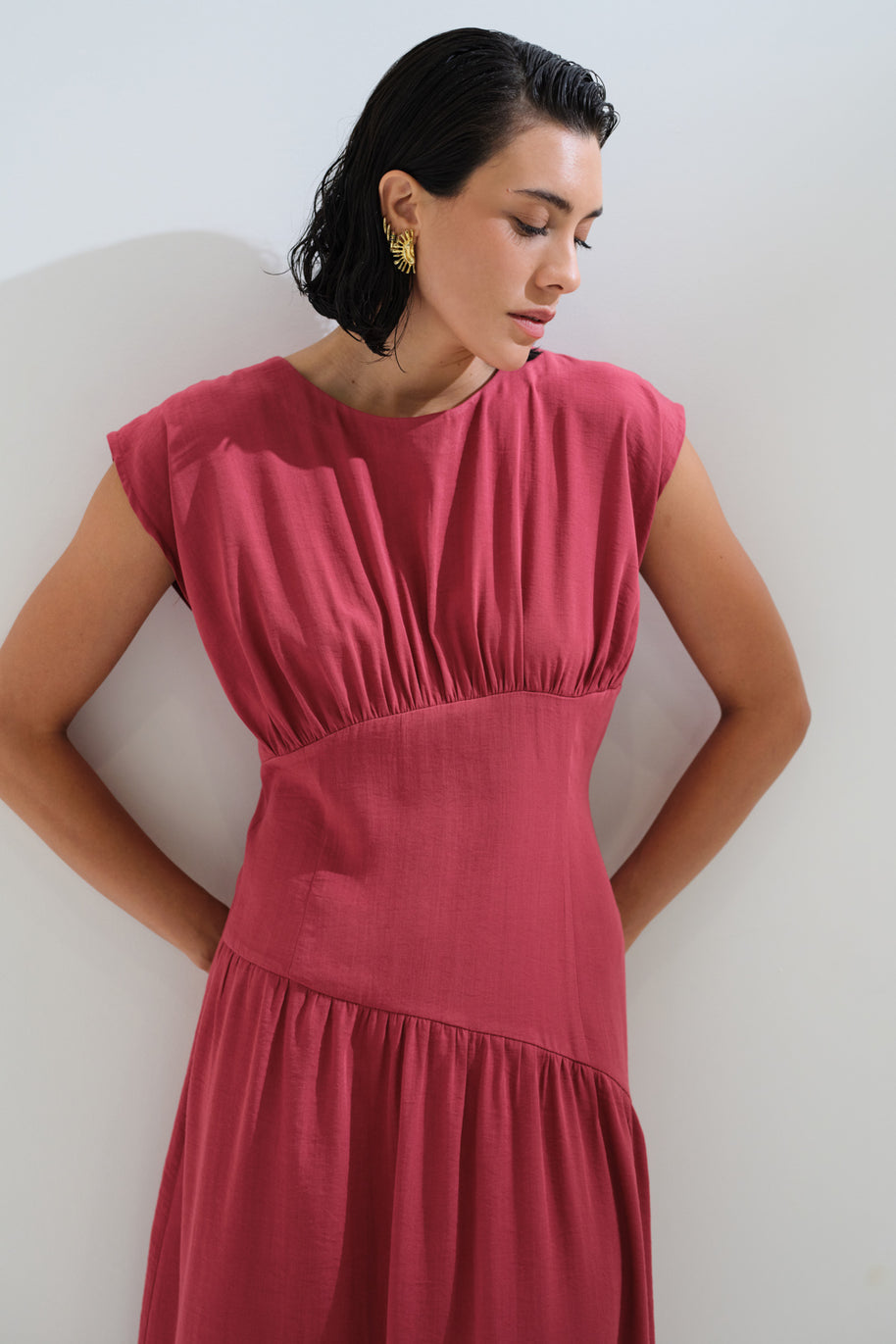 Dress monochrome pleated