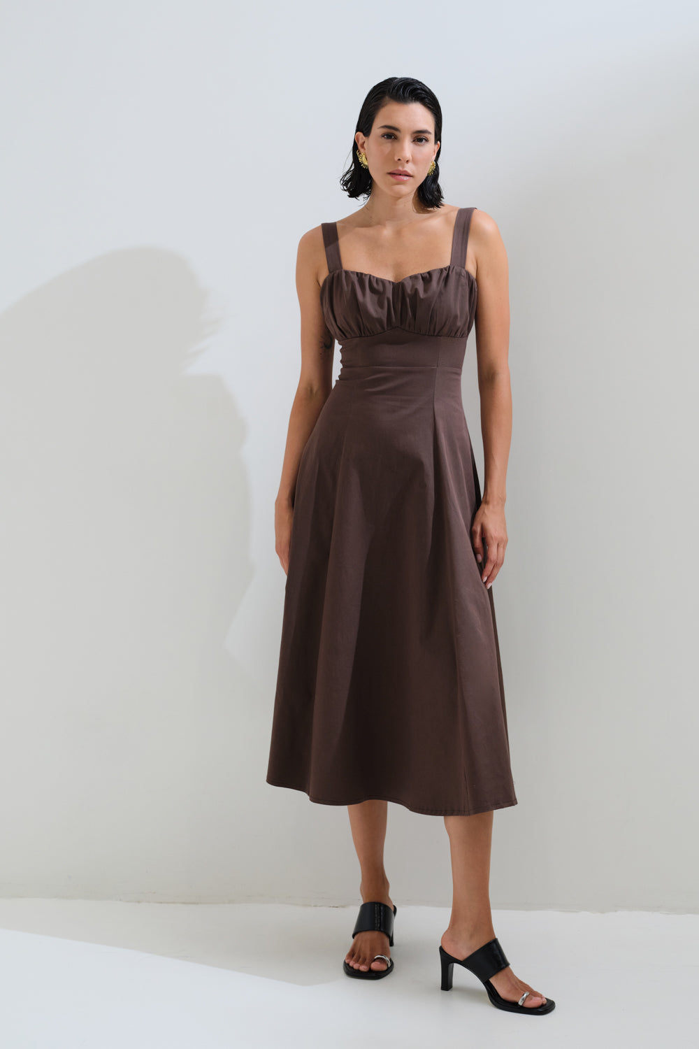 Φόρεμα μονόχρωμο άλφα γραμμή