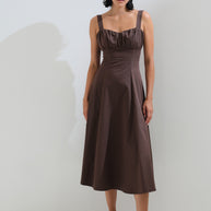 Φόρεμα μονόχρωμο άλφα γραμμή