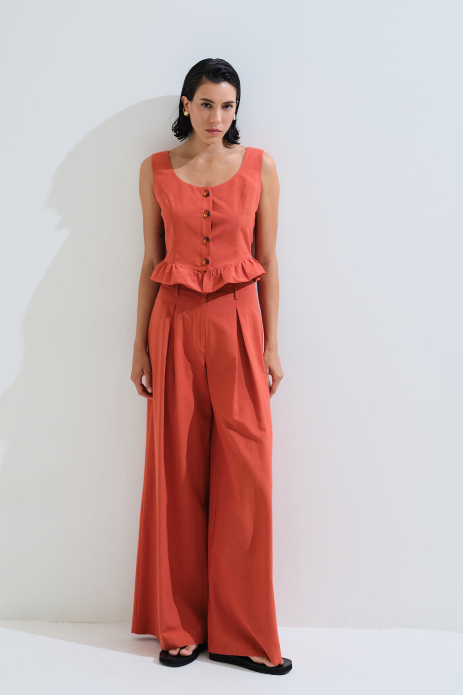 Pleat- detailed trousers