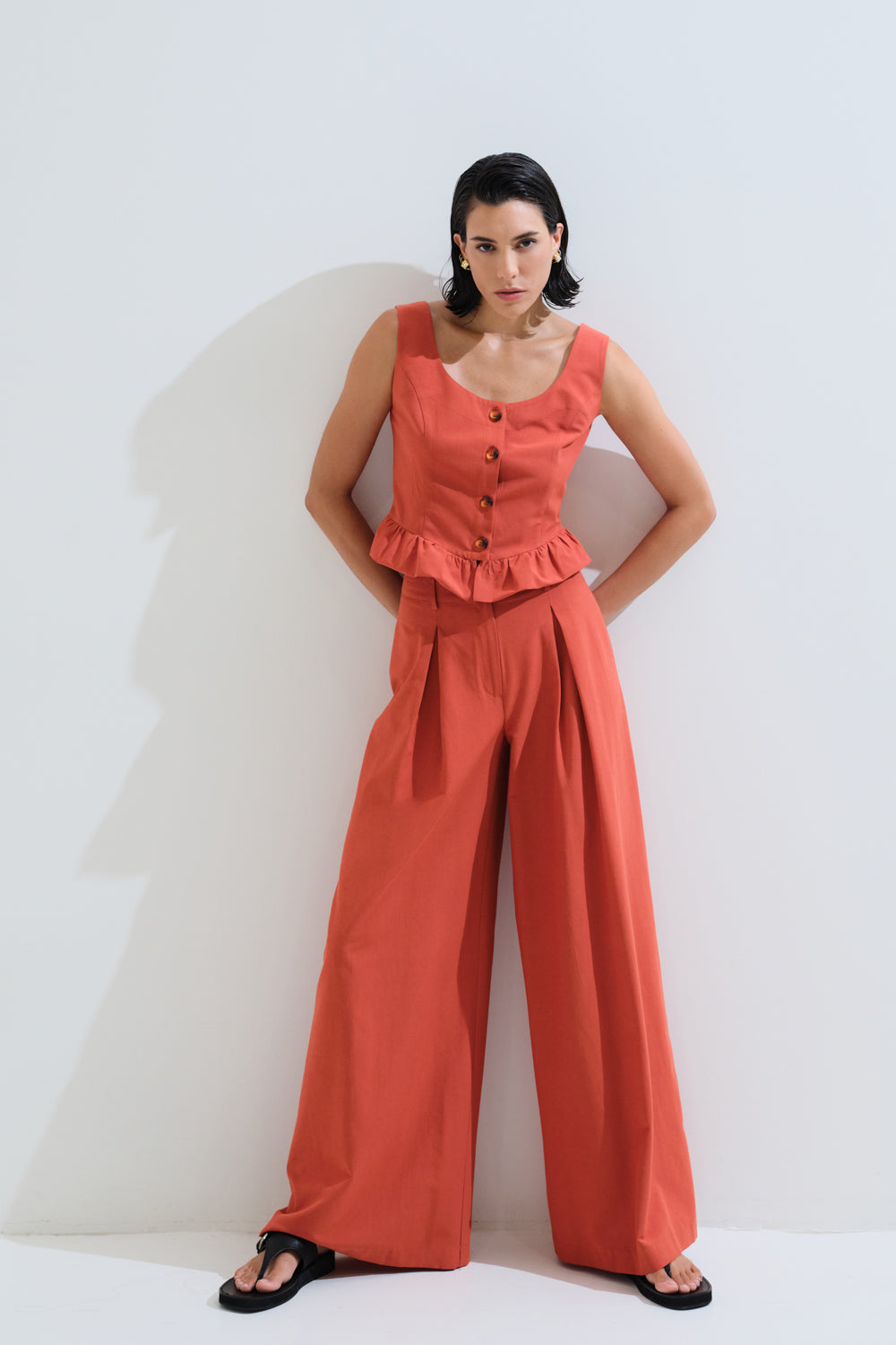 Pleat- detailed trousers