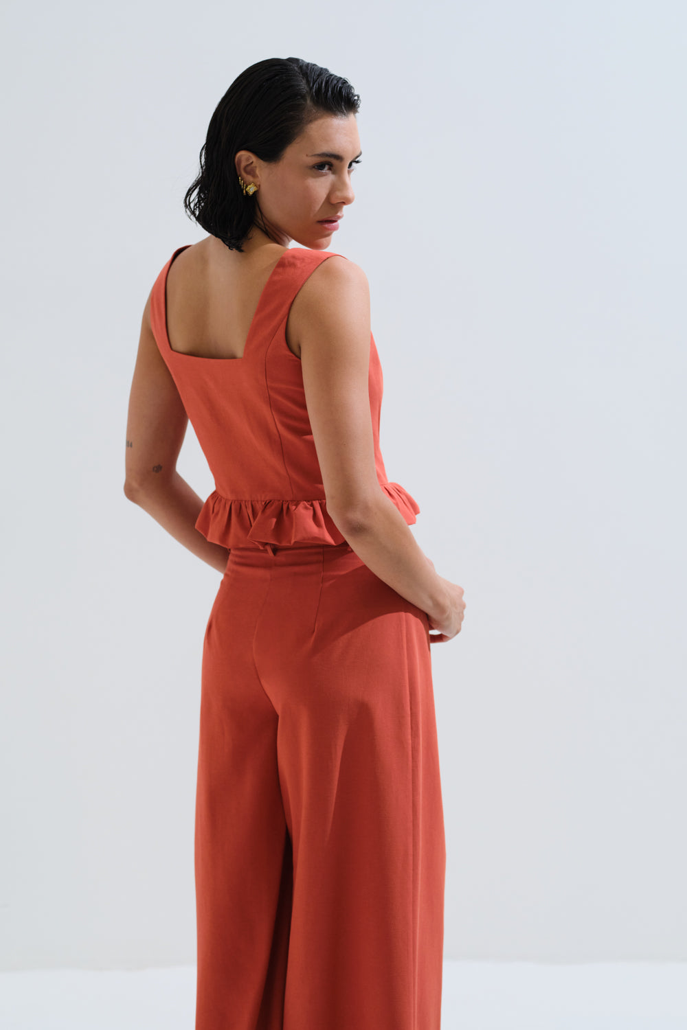 Pleat- detailed trousers