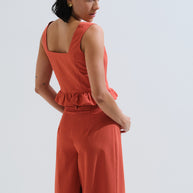 Pleat- detailed trousers