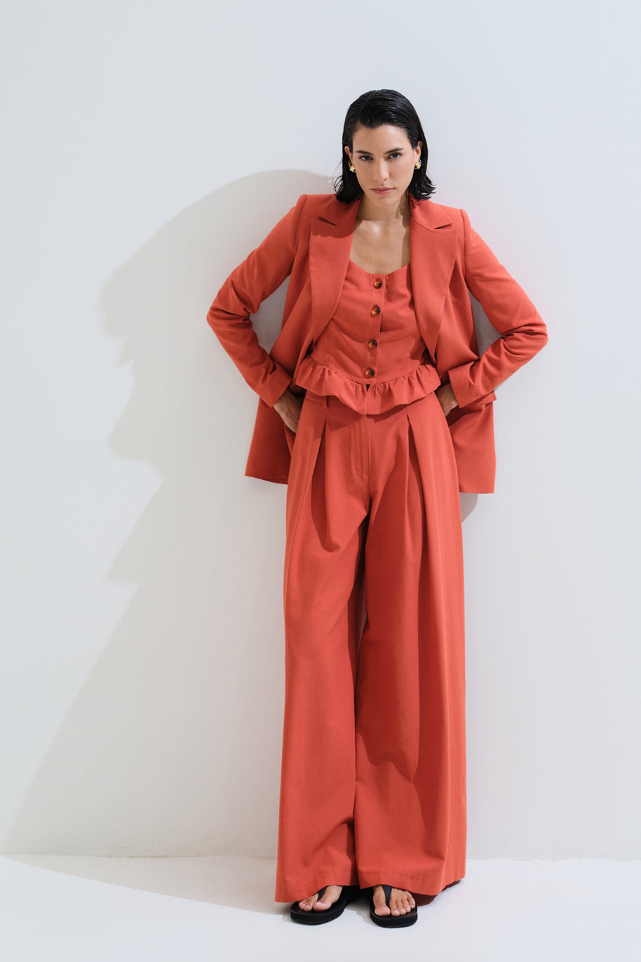 Pleat- detailed trousers