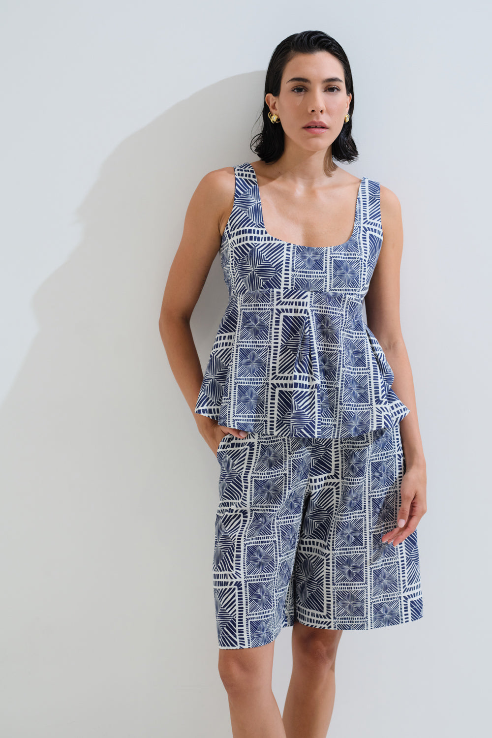 Linen top- ties back 