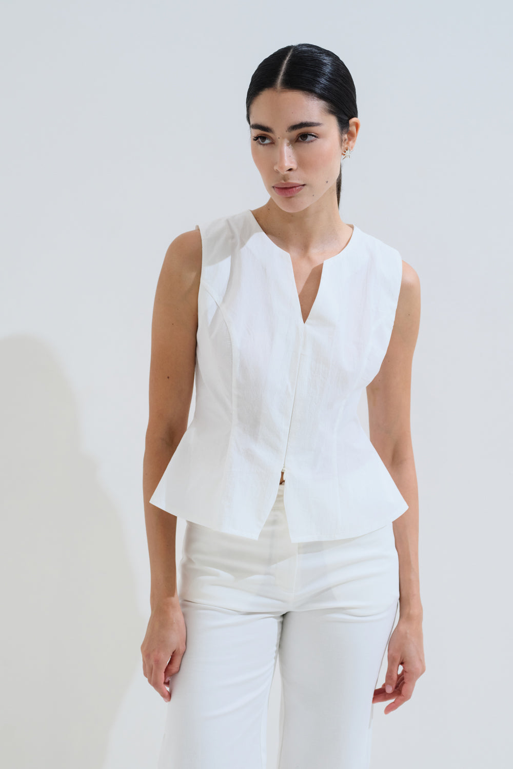 V neck sleeveless blouse