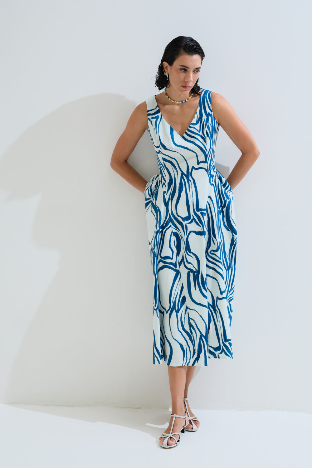 Φόρεμα βολάν στο πλάι