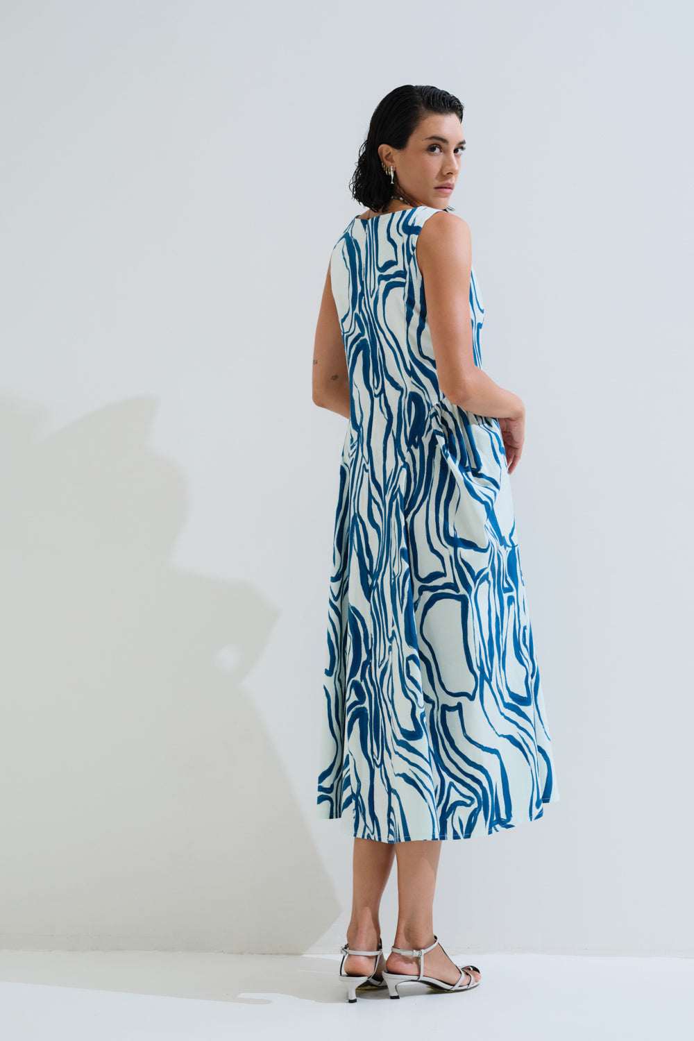 Φόρεμα βολάν στο πλάι