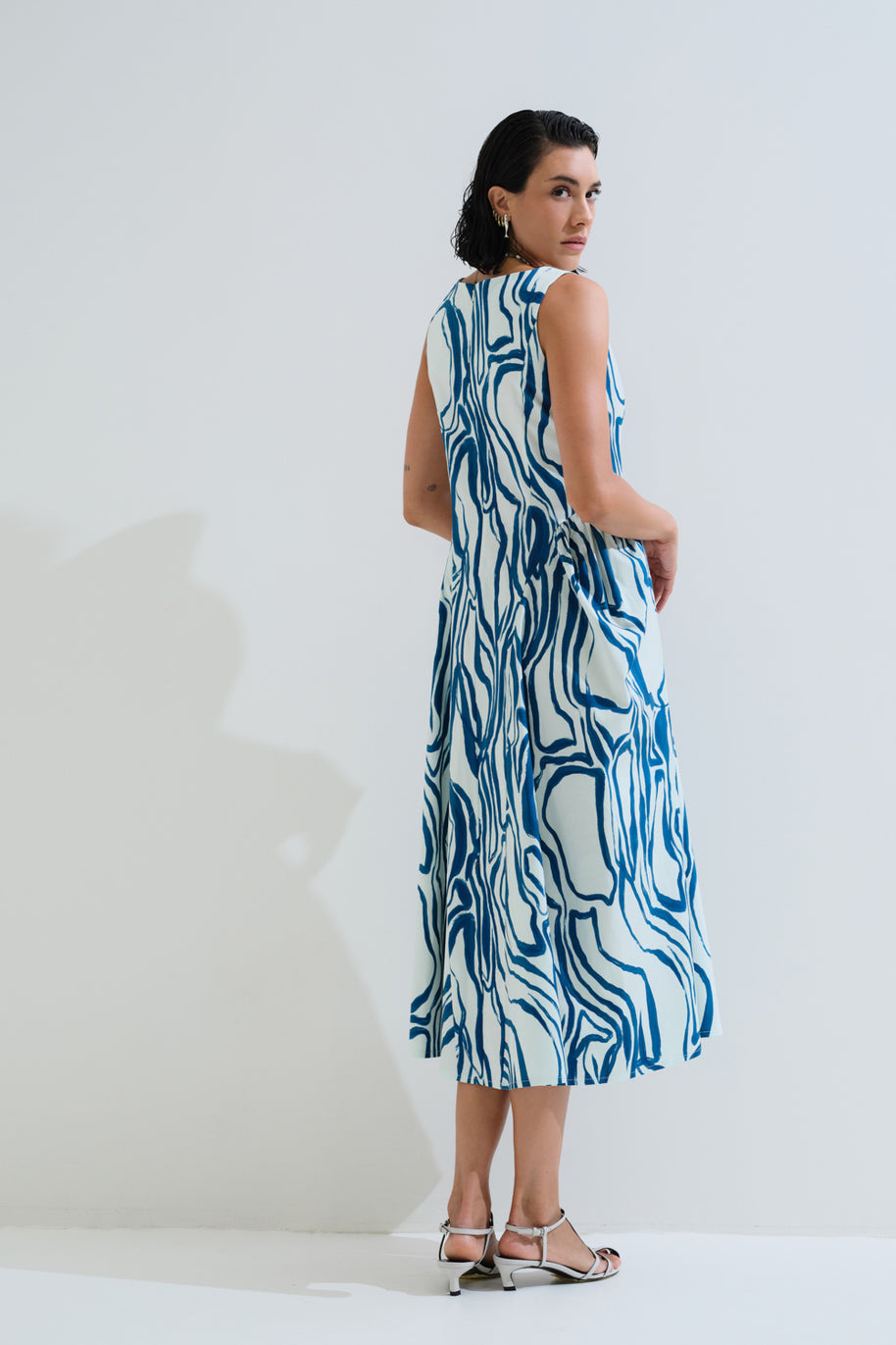 Φόρεμα βολάν στο πλάι