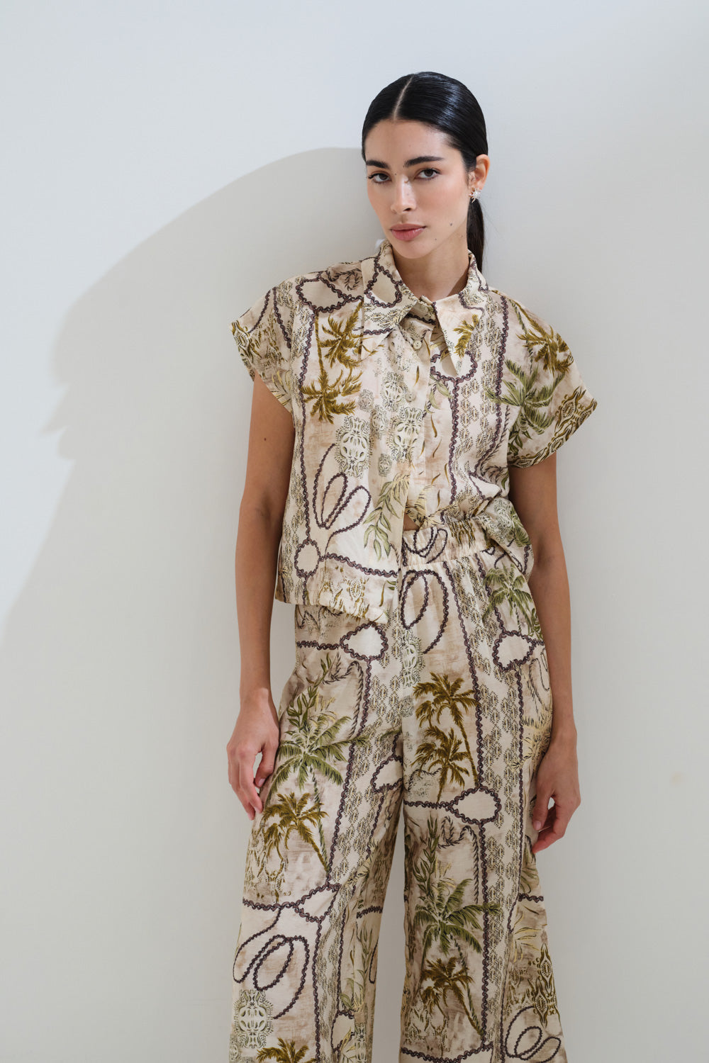 Παντελόνι crop εμπριμέ