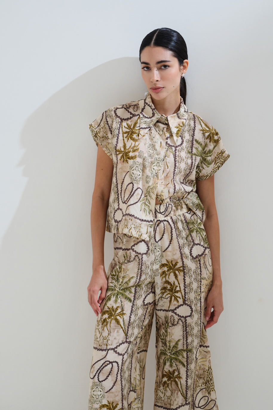 Παντελόνι crop εμπριμέ