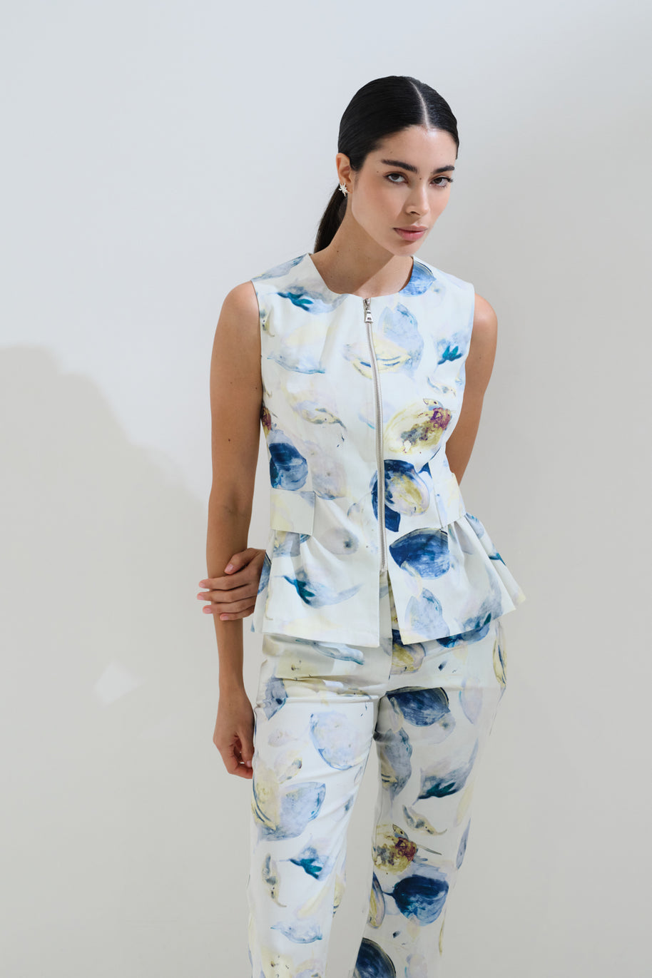 Μπλούζα με βολάν και φερμουάρ