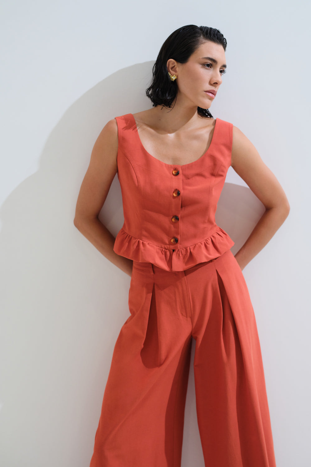 Pleat- detailed trousers