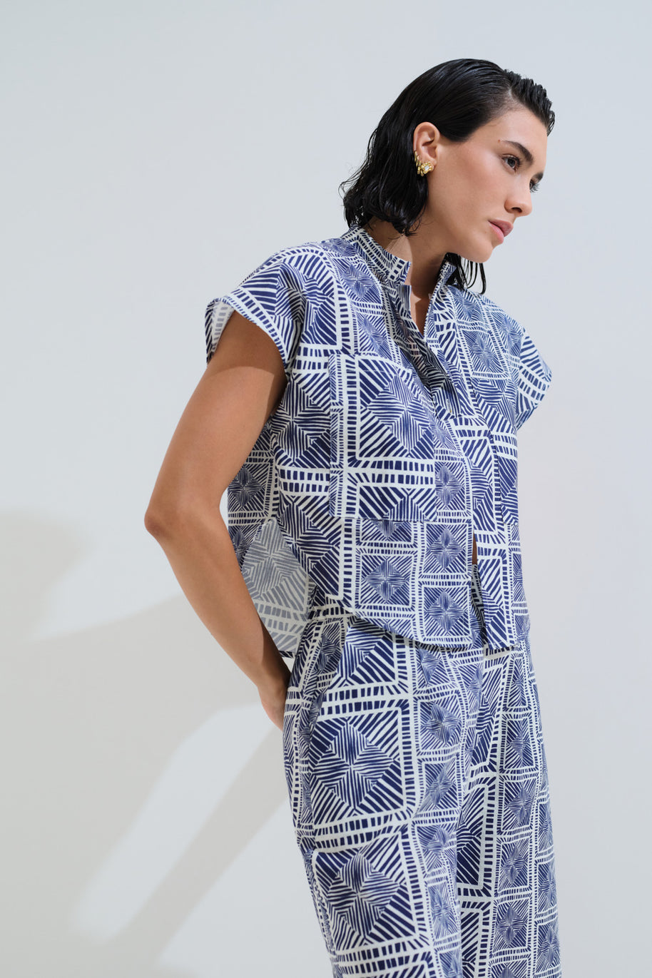 linen long shorts blue-white