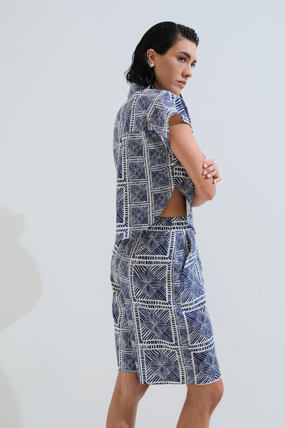 linen long shorts blue-white