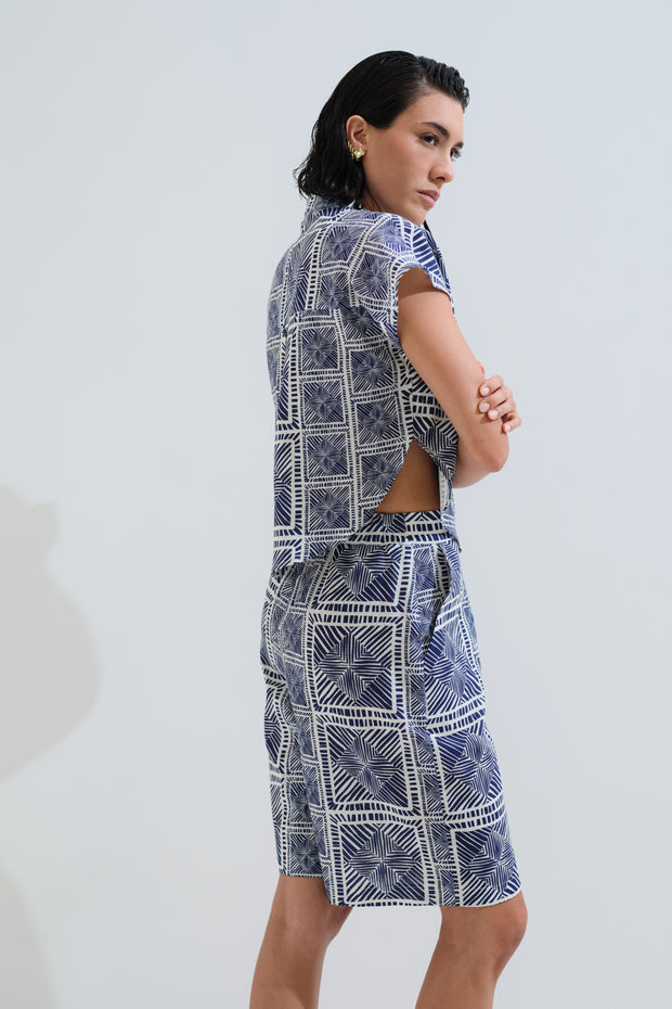 linen long shorts blue-white