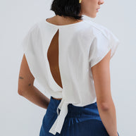 Μπλούζα με άνοιγμα πίσω