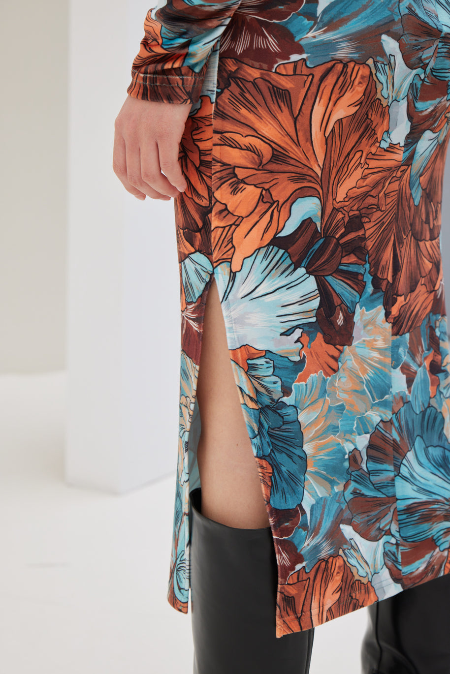 Straight Line Velvet Dress