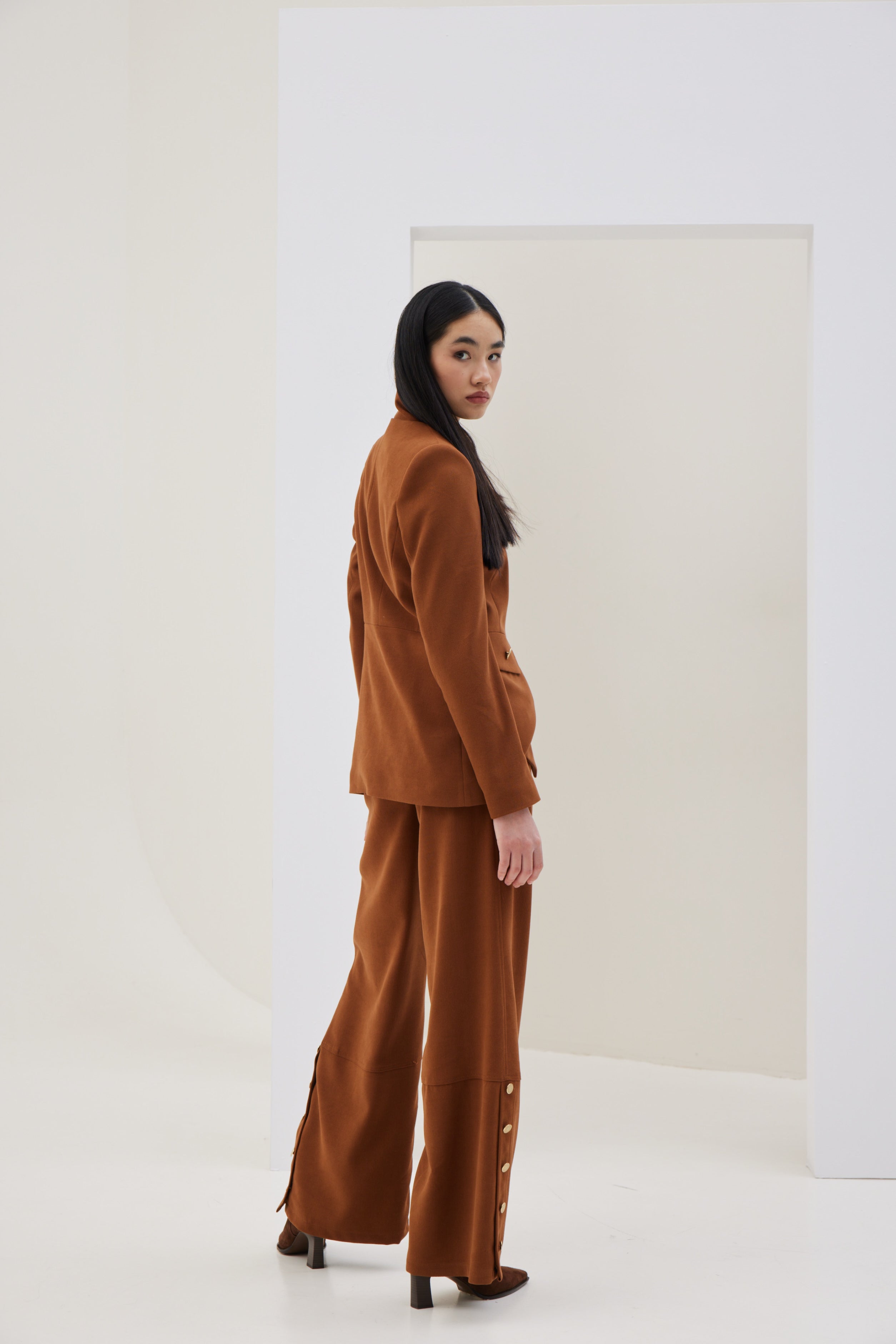 Παντελόνι με Κουμπιά Στο Τελείωμα