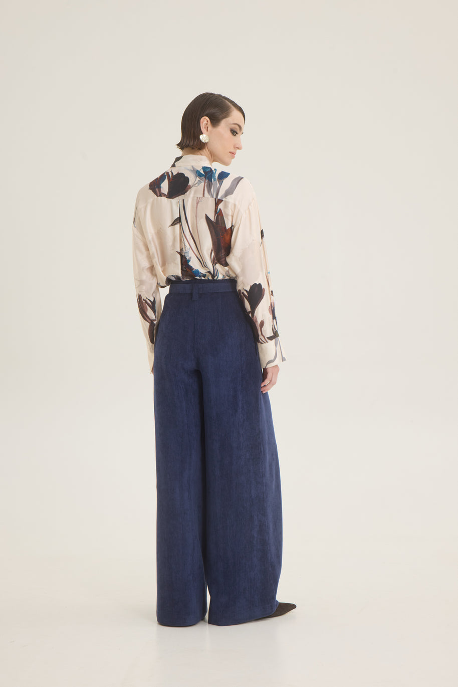 Wide leg pants with belt 