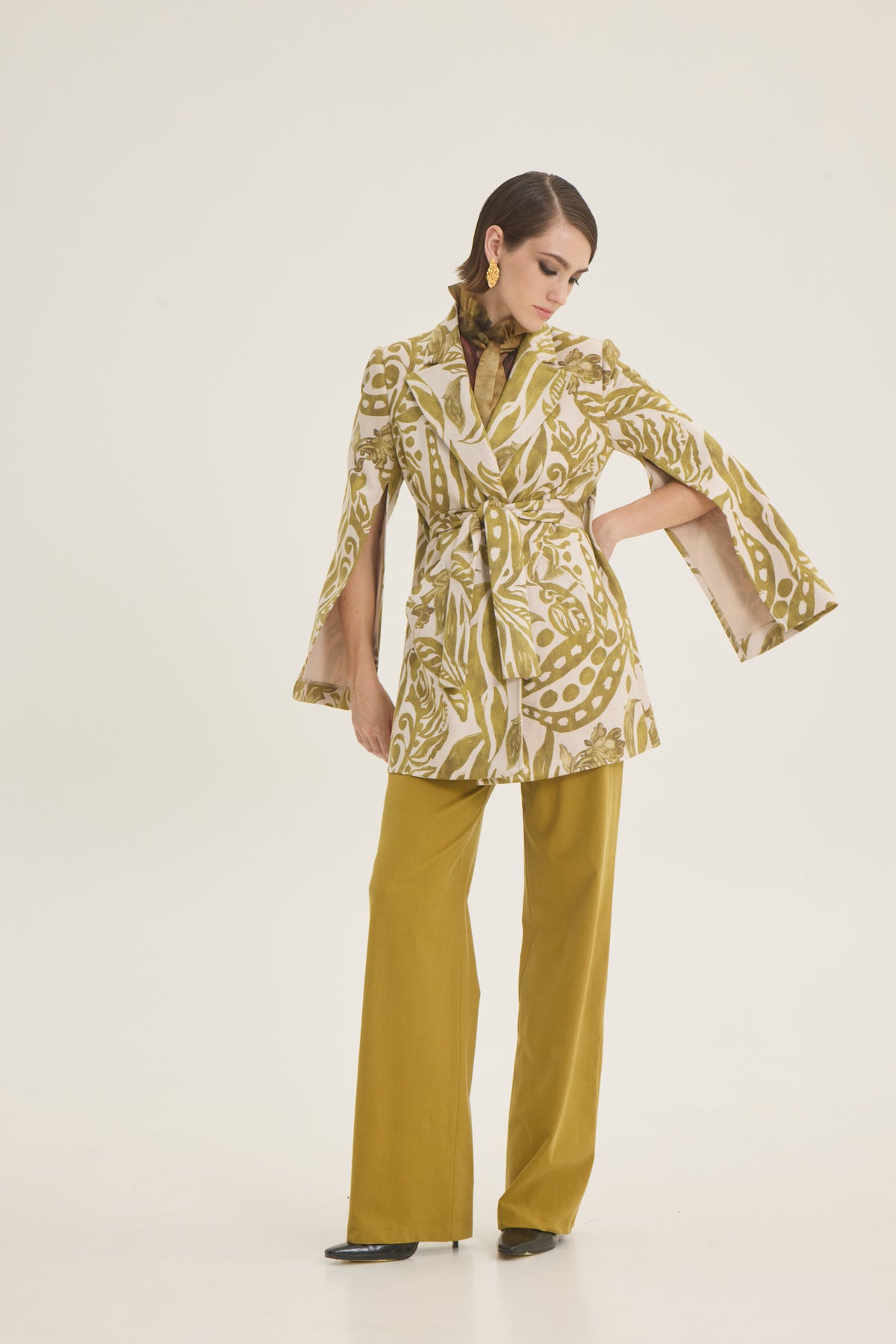 Slit sleeves long jacket