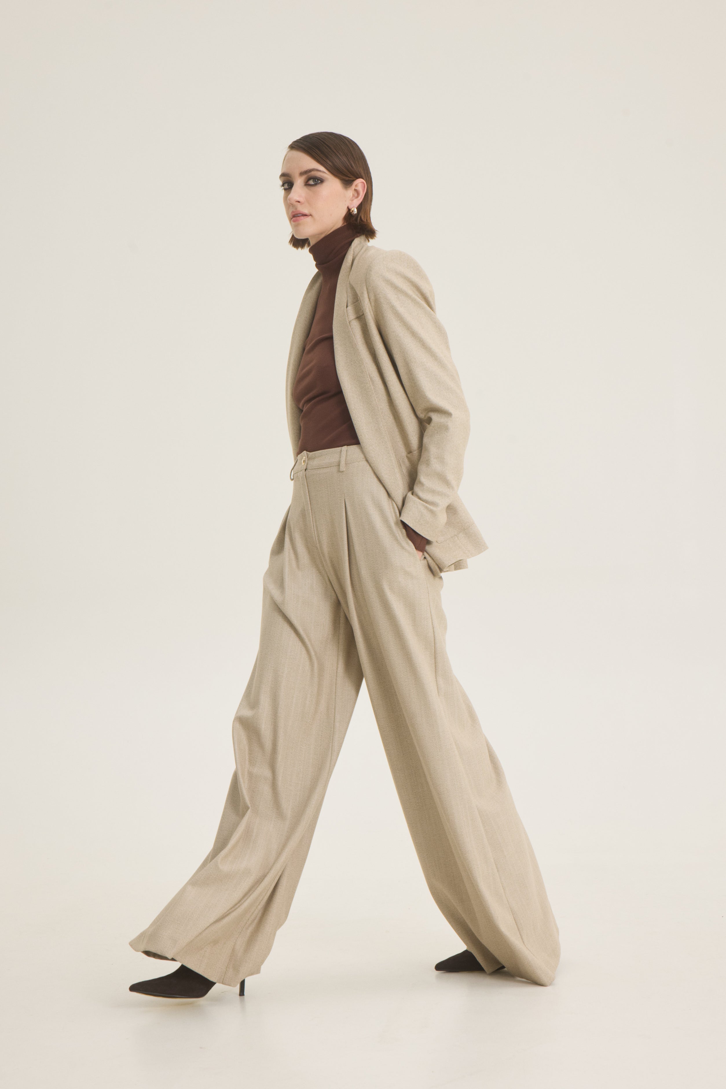 Wide leg trousers