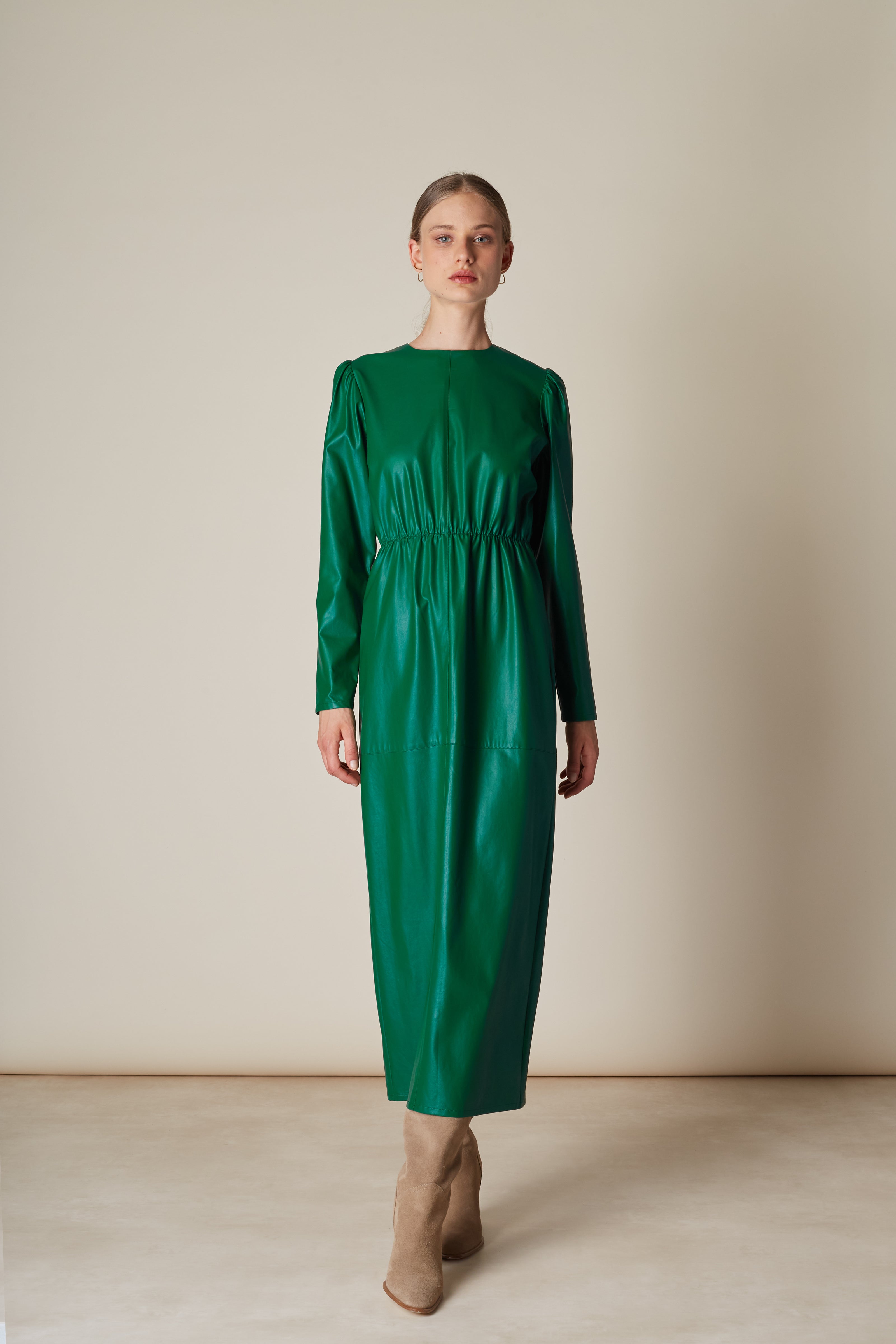 Dress with Back Opening in Skirt