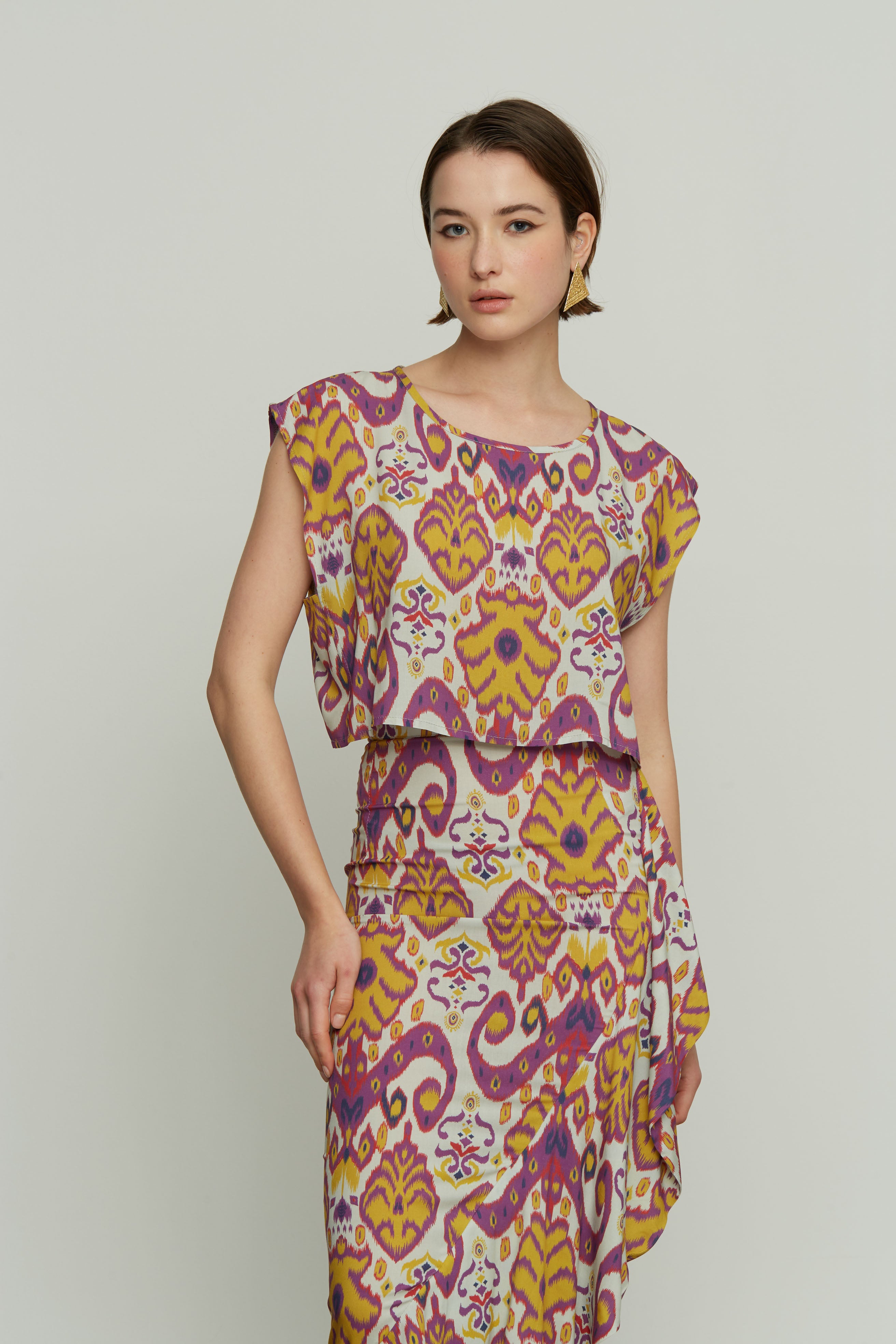 Short Blouse with Patterns