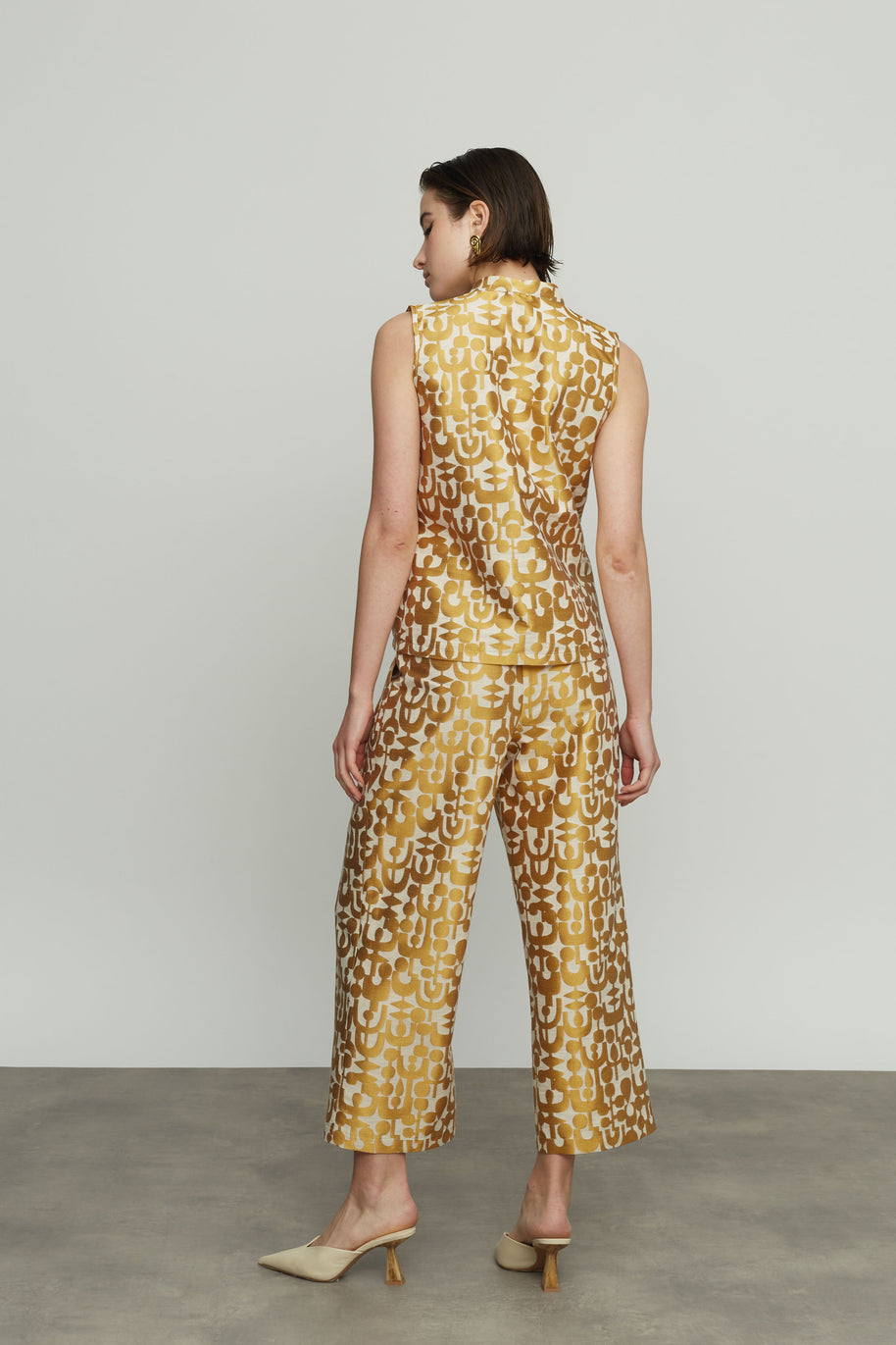 Sleeveless Blouse with Geometric Patterns