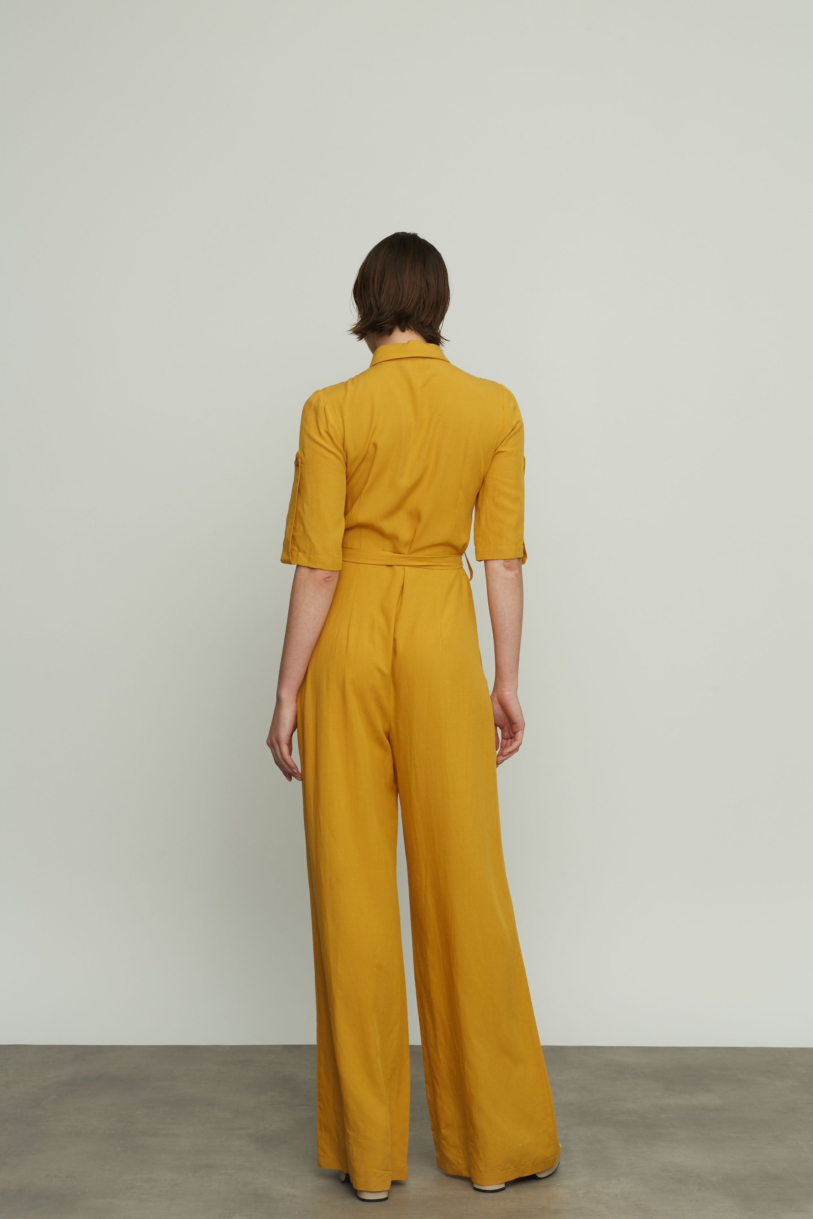 Ολόσωμη Φόρμα σε Φαρδιά Γραμμή