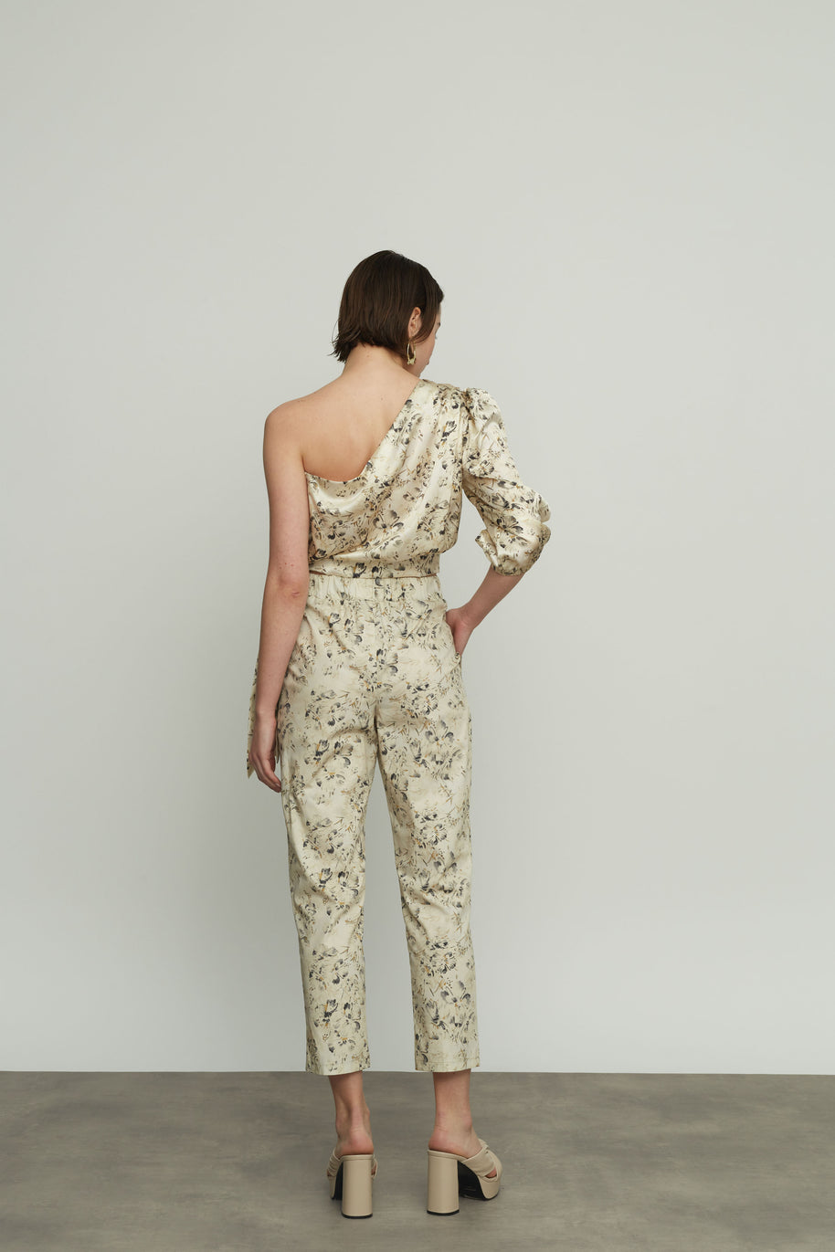 Φλοράλ Παντελόνι σε Ίσια Γραμμή